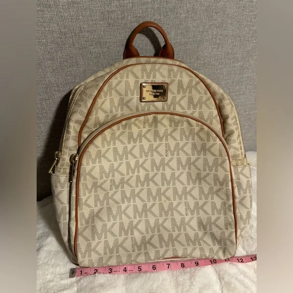 Michael Kors Monogram Jet Set Backpack - Picture 15 of 15